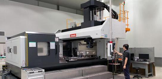 山東師范大學校辦車間--浦豐柜業(yè)工作臺使用案例 山東師范大學校辦車間--浦豐柜業(yè)工作臺使用案例