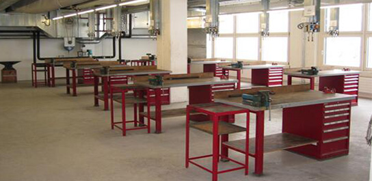 山東發(fā)電設(shè)備廠使用浦豐柜業(yè)鉗工工作臺(tái)品質(zhì)升級 山東發(fā)電設(shè)備廠使用浦豐柜業(yè)鉗工工作臺(tái)品質(zhì)升級